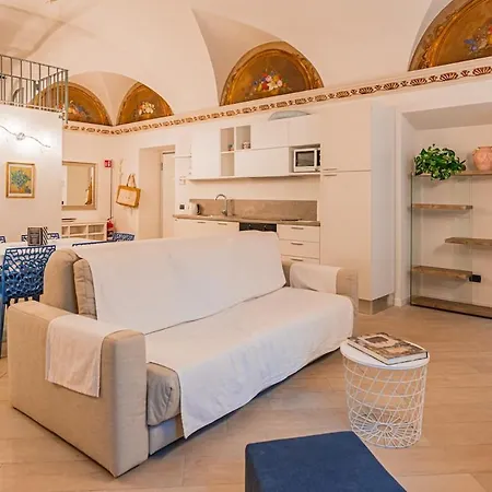 Apartament Wonderful Frescoed